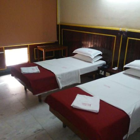 Sarmani Hotels Pvt. Ltd Madras Zewnętrze zdjęcie