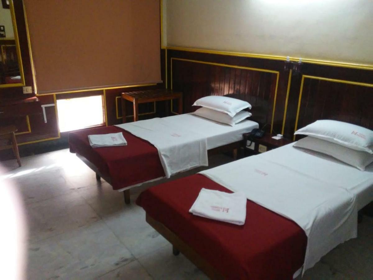 Sarmani Hotels Pvt. Ltd Madras Zewnętrze zdjęcie