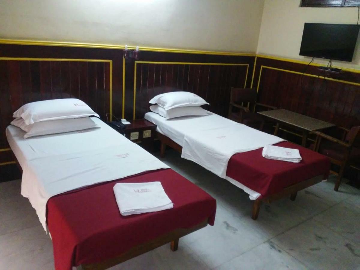 Sarmani Hotels Pvt. Ltd Madras Zewnętrze zdjęcie