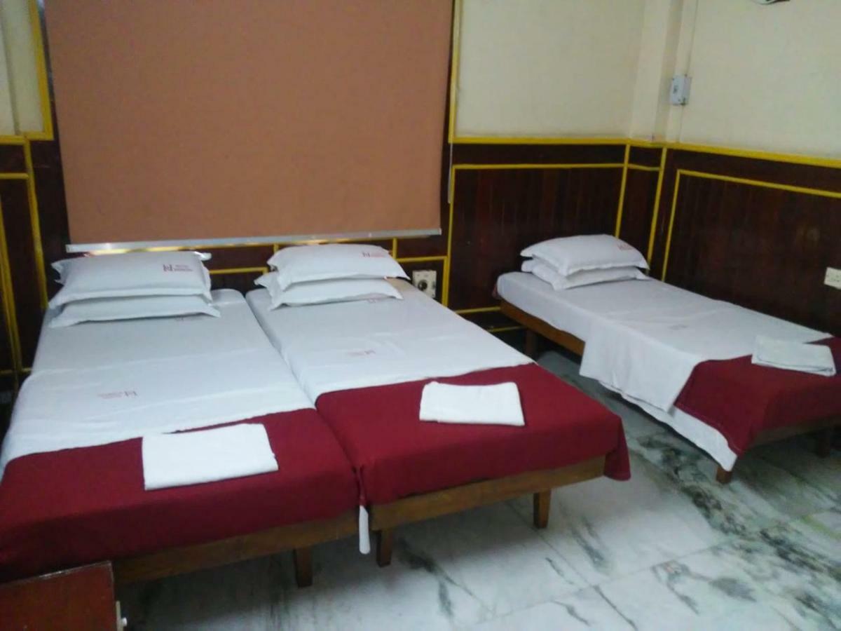 Sarmani Hotels Pvt. Ltd Madras Zewnętrze zdjęcie